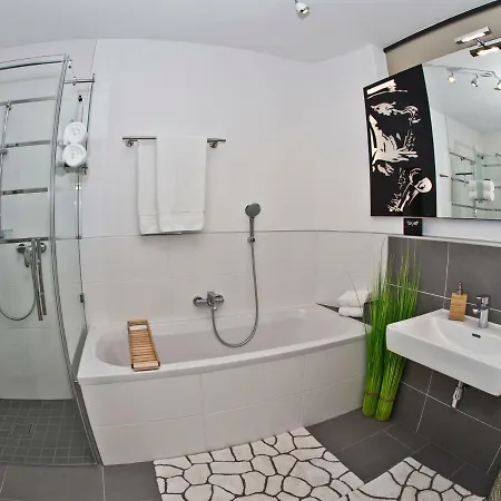 Exklusive Ferienwohnung アパート